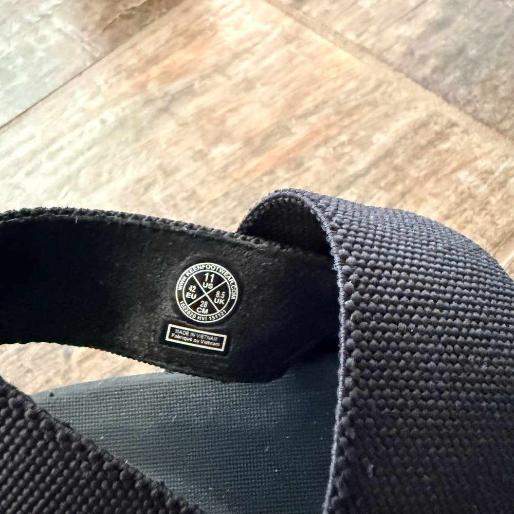 KEEN Women's Elle Backstrap Stretch Strap Walking Sandals,Black, 11 - Picture 2 of 8